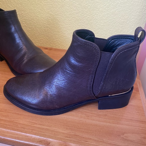 tory burch griffith chelsea boots (box included) - Picture 4 of 14